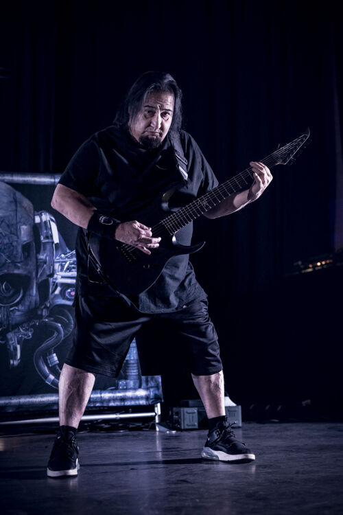 Dino Cazares de Fear Factory, Coopérative de Mai